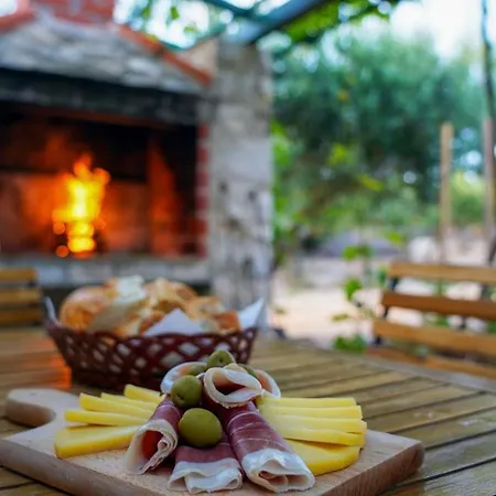 Stomorica Holiday home *