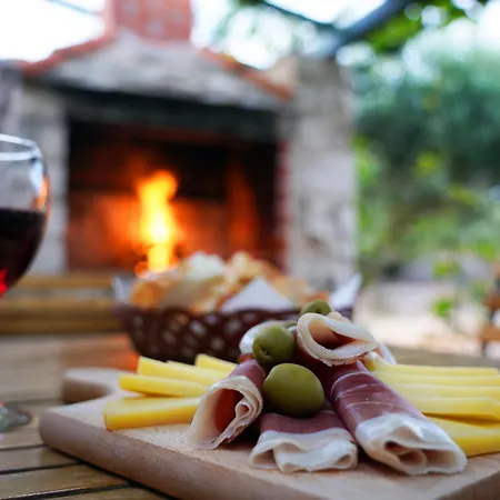 Holiday home Stomorica Sutivan