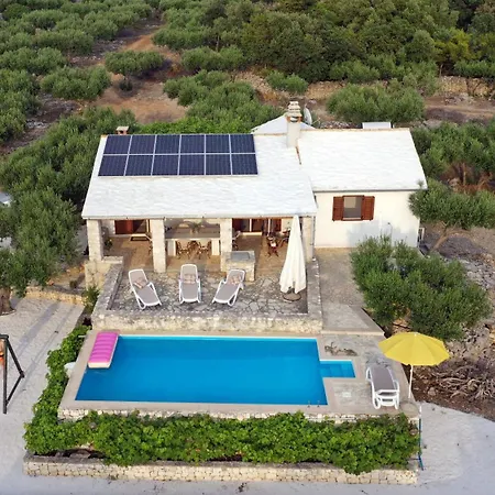 Stomorica Holiday home *