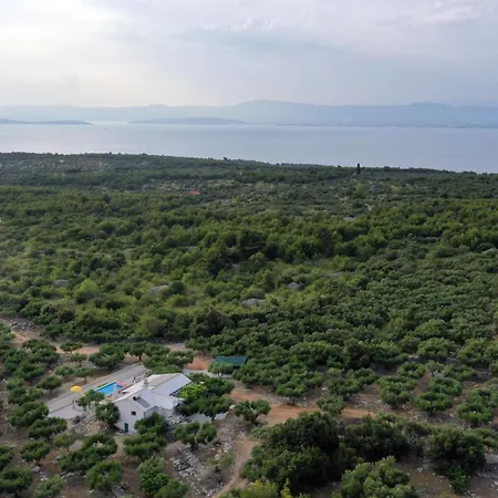 Tatil Evi Stomorica Sutivan